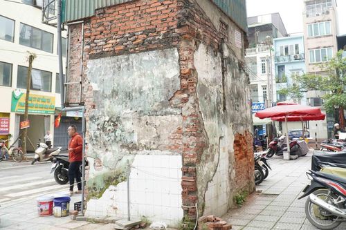 Cận cảnh cuộc sống trong ngôi nhà 'siêu mỏng' ở Hà Nội sau giải tỏa