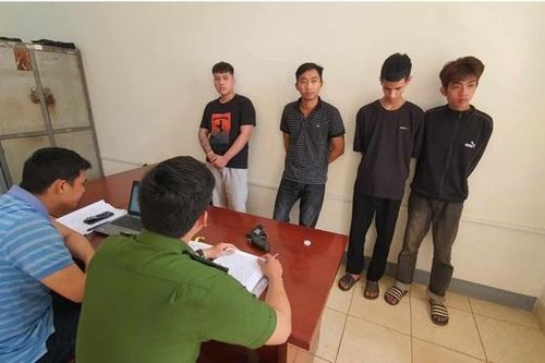 Bắt 4 thanh niên có hành vi mua bán 1 cô gái trẻ