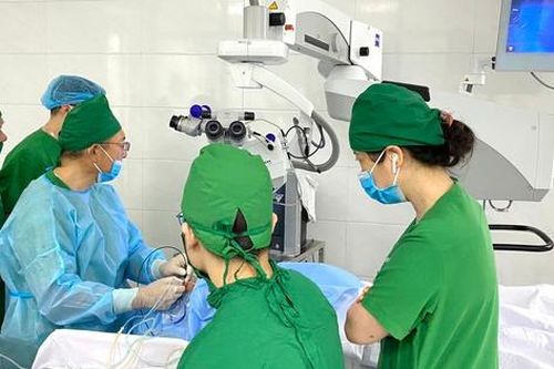 Hải Phòng: Phẫu thuật miễn phí cho bệnh nhân mắc bệnh lý dịch kính - võng mạc