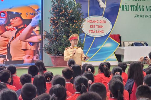 Ra mắt mô hình điểm 'Cổng trường học an toàn giao thông' tại quận Ba Đình