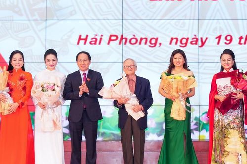 Hải Phòng: Chúc mừng các Nghệ sĩ nhân dân, Nghệ sĩ ưu tú mới được xét tặng