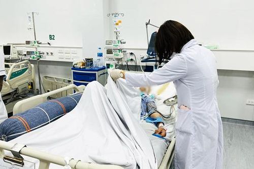 Dùng thuốc nam không rõ nguồn chữa viêm gan B, người đàn ông nguy kịch