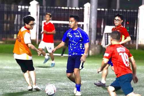 Trước trận đấu của thầy trò HLV Troussier, đội phóng viên Việt Nam thắng các phóng viên Indonesia