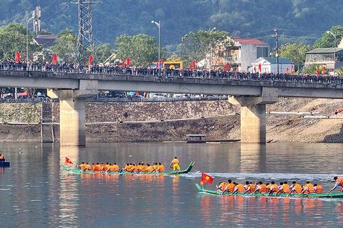 Khai thác giá trị lễ hội để phát triển du lịch Điện Biên