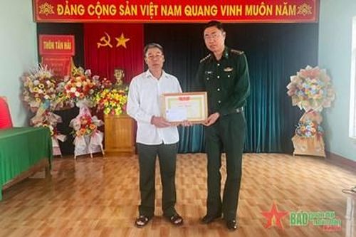 Quảng Bình: Khen thưởng người dân phát hiện hơn 20kg ma túy
