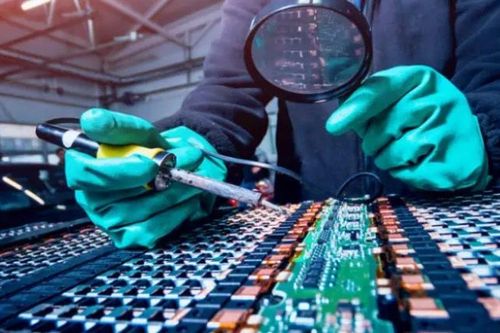 Dùng màng lọc nano tái chế pin lithium-ion