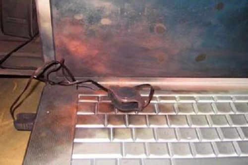 Cách đề phòng nổ máy tính xách tay khi đang sử dụng