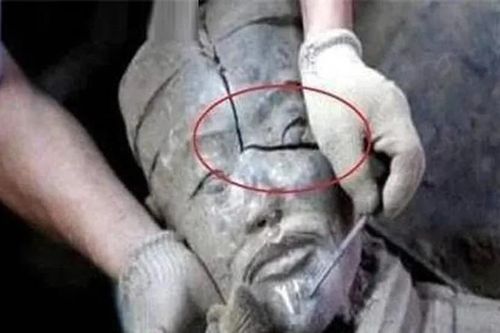 Chiến binh trong lăng mộ Tần Thủy Hoàng bị vỡ, hé lộ bí mật