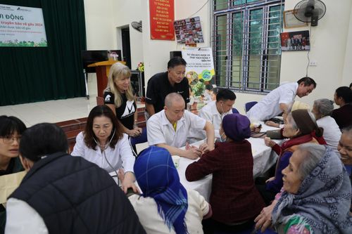 Đa dạng các chương trình nâng cao ý thức bảo vệ gấu năm 2024