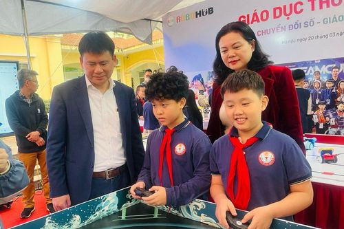 Đẩy mạnh chuyển đổi số và giáo dục STEM theo định hướng giáo dục thông minh
