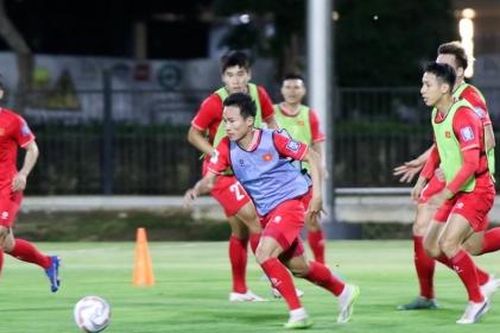 ĐT Việt Nam gặp khó khăn bất ngờ trước trận gặp ĐT Indonesia