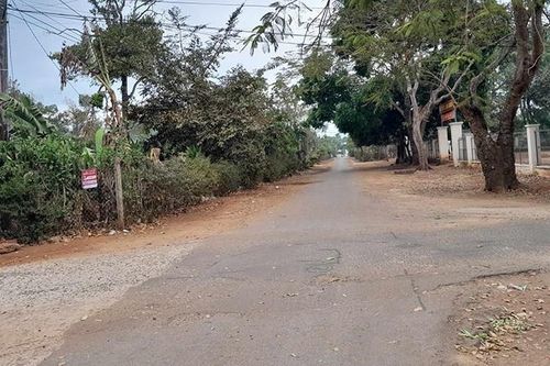Va chạm ô tô tải trên đường đi học, em út tử vong, anh và chị phải cấp cứu