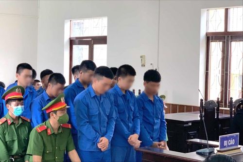 Tụ tập đánh nhau, nhóm trai làng lĩnh án