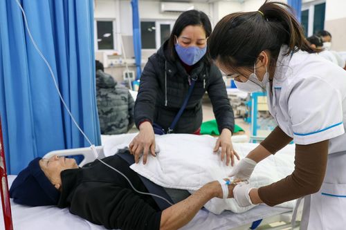 Bác sĩ được đào tạo kiểu '1 kèm 1' phải cam kết làm 5 năm ở bệnh viện vùng xa