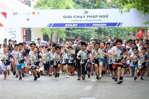 Hơn 1.800 vận động viên tham gia giải chạy Pháp ngữ