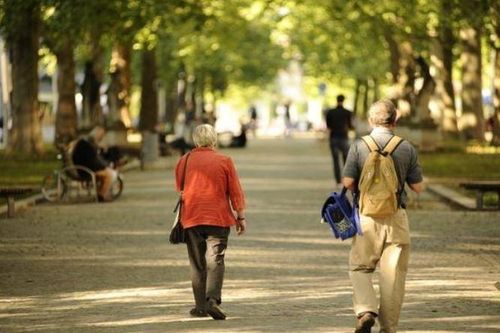 9 cách sống giúp tuổi già trôi qua đẹp như tranh vẽ, hiểu được mới mong trên vai nhẹ gánh mà tận hưởng hạnh phúc