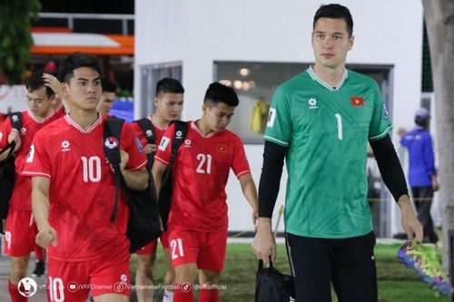 ĐT Việt Nam gặp khó khăn ngay khi mới đến Indonesia