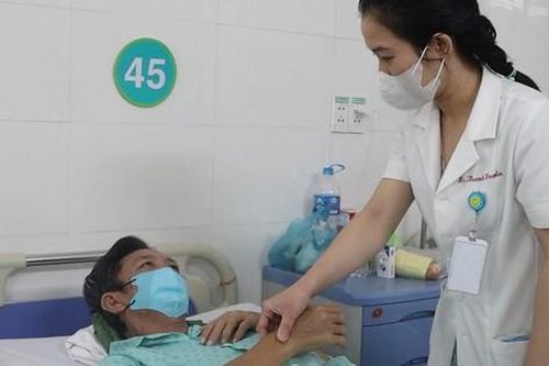 Cắt bướu, bảo tồn thận cho người bệnh bẩm sinh chỉ có một thận