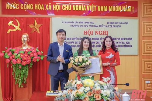 Những bông hồng nở hoa