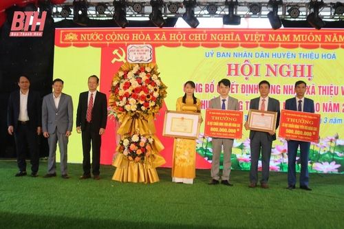 Công bố quyết định công nhận xã Thiệu Viên đạt chuẩn N ông thôn mới nâng ca o