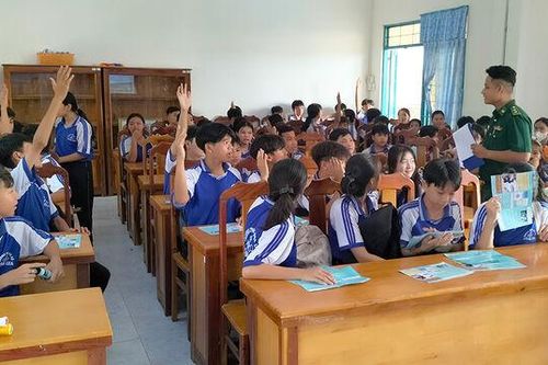 Đưa 'Tiết học biên cương' vào Trường THCS Vĩnh Gia