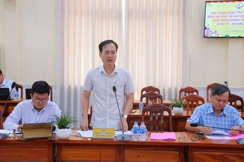 Phó Chủ tịch UBND tỉnh Trần Trí Quang làm việc với huyện Tam Nông về tình hình phát triển kinh tế - xã hội