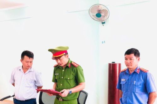 Tạm giam đối tượng lừa đảo chiếm đoạt tài sản