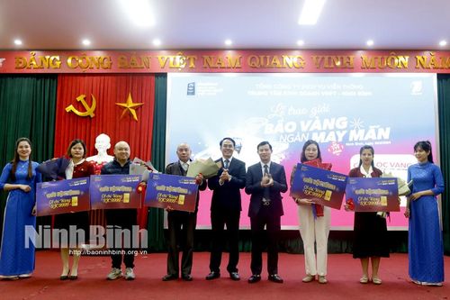 12 khách hàng trúng thưởng Chương trình 'Siêu bão vàng-ngàn may mắn'