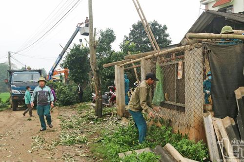 Phấn Mễ phát động thi đua cao điểm hiến đất làm đường