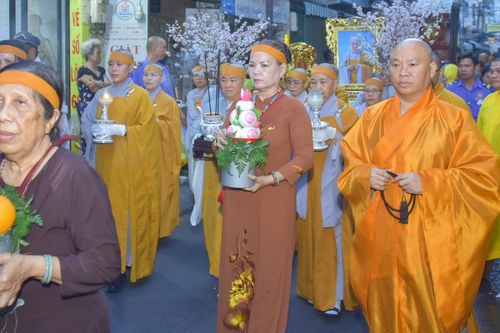 Lễ truy niệm, phụng tống kim quan Ni trưởng Thích nữ Tâm Hoa đến nơi trà-tỳ