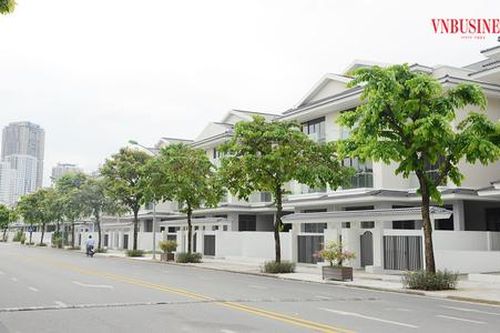 Biệt thự triệu đô liên tục bị rao bán 'cắt lỗ', vì sao nguồn cung vẫn áp đảo thị trường, giá leo thang?