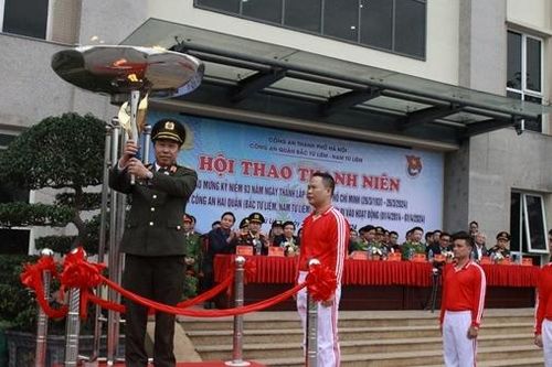 Hơn 500 VĐV tranh tài tại hội thao kỷ niệm 10 năm thành lập quận Nam, Bắc Từ Liêm
