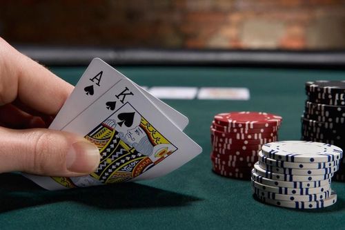 Trường hợp nào chơi bài Poker bị coi là đánh bạc bất hợp pháp tại Việt Nam?
