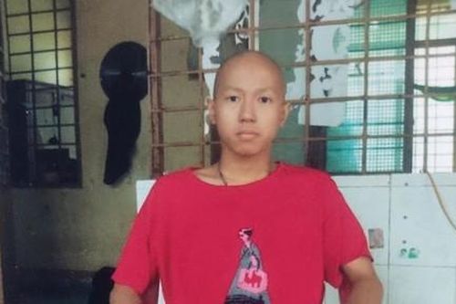 Nam sinh mong được lắp chân giả để đi học!