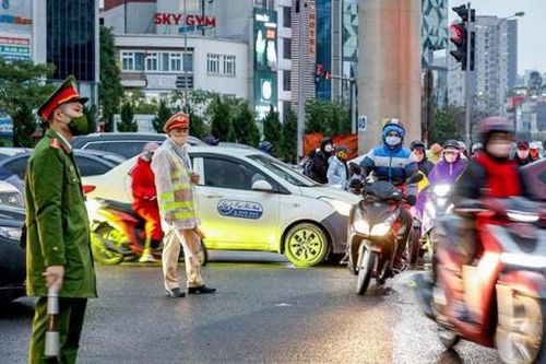 Phạt gần 1 tỷ đồng vi phạm giao thông trong 24 giờ qua