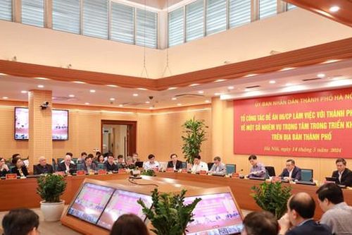 Hà Nội: Thí điểm thu phí không dùng tiền mặt tại các điểm đỗ xe, bãi đỗ xe tĩnh