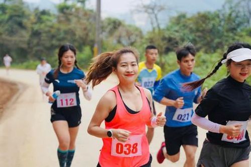 Hơn 140 vận động viên tham gia Giải leo núi Ba Vì mở rộng 2024
