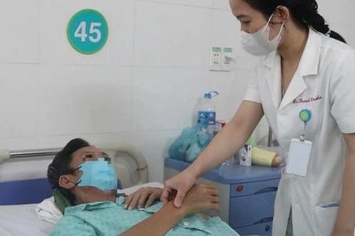 Cắt bướu cứu quả thận duy nhất của người đàn ông