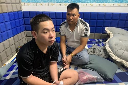 Bắt quả tang 11 đối tượng đang 'bay lắc' tại nhà trọ