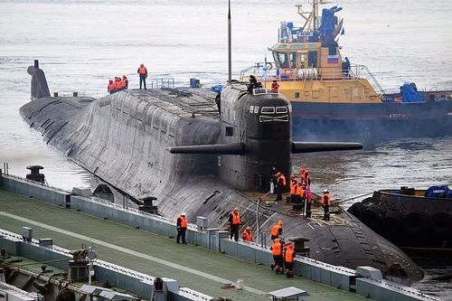 Tàu ngầm hạt nhân Delta-IV gây ngạc nhiên khi 'đội mũ sắt' trên tháp chỉ huy