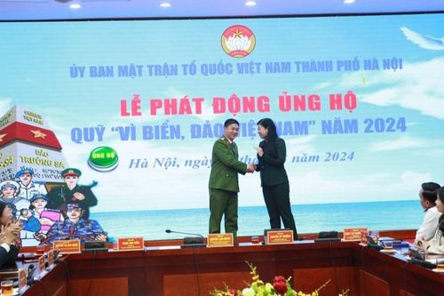 Công an thành phố Hà Nội ủng hộ quỹ 'Vì biển, đảo Việt Nam' năm 2024