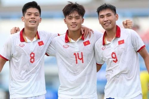Vắng HLV Troussier, U23 Việt Nam vẫn giành chiến thắng