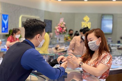 PNJ lãi kỷ lục trong tháng vía Thần Tài