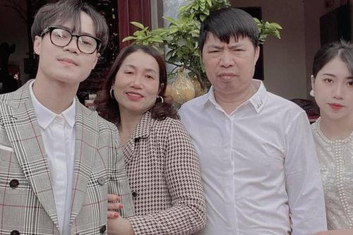 Gia đình Văn Toàn làm 9 mâm cơm để cổ vũ ĐT Việt Nam đấu Indonesia