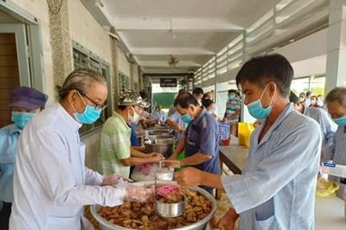 Thư về tòa soạn: Suất cơm từ thiện ấm lòng người bệnh