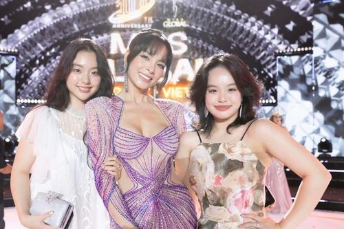 Hai con gái cựu người mẫu Thúy Hạnh 'trổ mã' xinh như hot girl