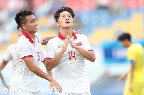 Văn Chuẩn và Nhật Nam tỏa sáng, U23 Việt Nam đánh bại chủ nhà U23 Tajikistan