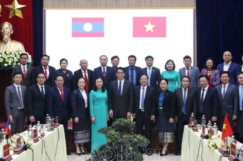 Đoàn đại biểu cấp cao tỉnh U Đôm Xay (Lào) thăm và làm việc tại Hà Nam