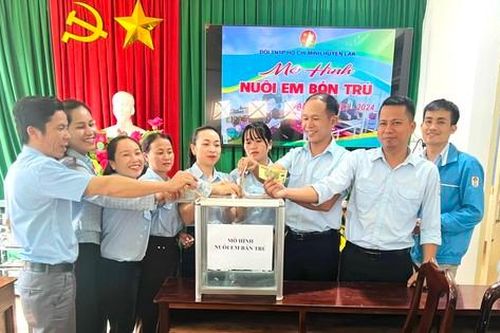 Ấm lòng mô hình 'Nuôi em bán trú', bếp cháo tặng bệnh nhân