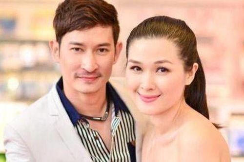 Showbiz 21/3: Sau thông tin trục trặc hôn nhân, vợ Huy Khánh nói về cuộc sống một mình ở nước ngoài